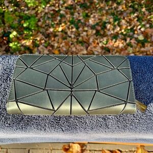 Emilio Pepe Italy geometric wallet, metallic olive green